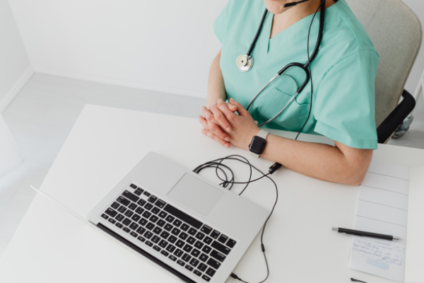 Simples Nacional para médicos: como funciona, alíquotas e como pagar menos impostos